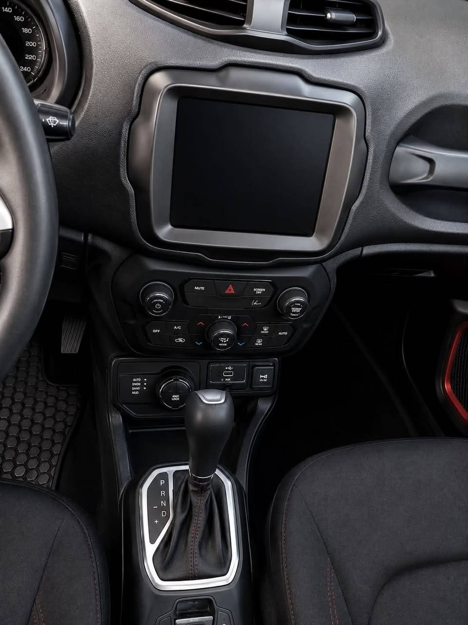 🚗 للبيع: جيب رينيجيد تريل هوك 2023 (Trailhawk)

✅ وارد أمريكي
✅ رقم أربيل باسمي
✅ ماشيه 20 ألف فقط
✅ حادث جاملغ واحد (تبديل فقط) حادث خفيف
⚠️ بدون دواخل
⚠️ بدون إيرباك

المواصفات:

🔹 شاشة كبيرة مع كاميرا خلفية دوارة
🔹 بصمة تشغيل، بصمة أبواب، وبصمة صندوق
🔹 تحكم بالستيرن من الجهتين
🔹 دفع رباعي حقيقي 4x4
🔹 رادار أمامي مع مانع تصادم
🔹 رادار النقطة العمياء (جانبي)
🔹 إشارات بالمرايا
🔹 رنكات كروم قياس 17 إنج
🔹كشن حضن ومع ختم تريل هوك 
🔹 إنارة LED للشبابيك
🔹 حمالات سقف 
🔹 كشافات أمامية LED
🔹 كشافات ضباب خلفية LED
🔹 نظام المحافظة على المسار (Lane Assist)

السيارة نظيفة جداً وبحالة ممتازة، وما زالت بوضعية الشركة.
العدة، السبير، والأرضيات غير مستخدمة.

💯 من أنظف السيارات الموجودة بالسوق.

📍 الموقع: كركوك

💰 السعر: 138 ورقه وبي مجال .

📞 للاستفسار: خاص او ***********
