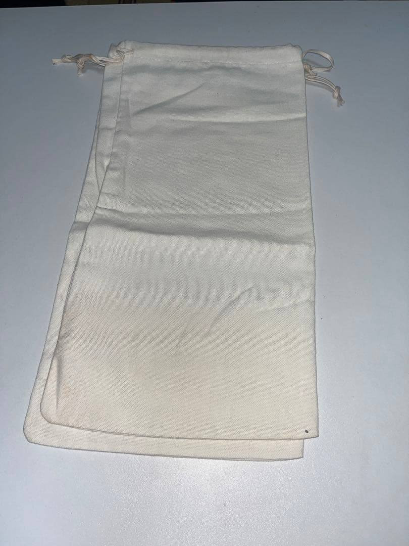 كيس قماش العدد ١٠ قطع الطول ٣٤سم  والعرض ١٧ سعر القطعه ٥٠٠ يوجد توصيل لجميع المحافظات


**إذا كنت صاحب هذا الإعلان وتريد حذفه لأي سبب، رجاءا أرسل رسالة إلى الدعم الفني**