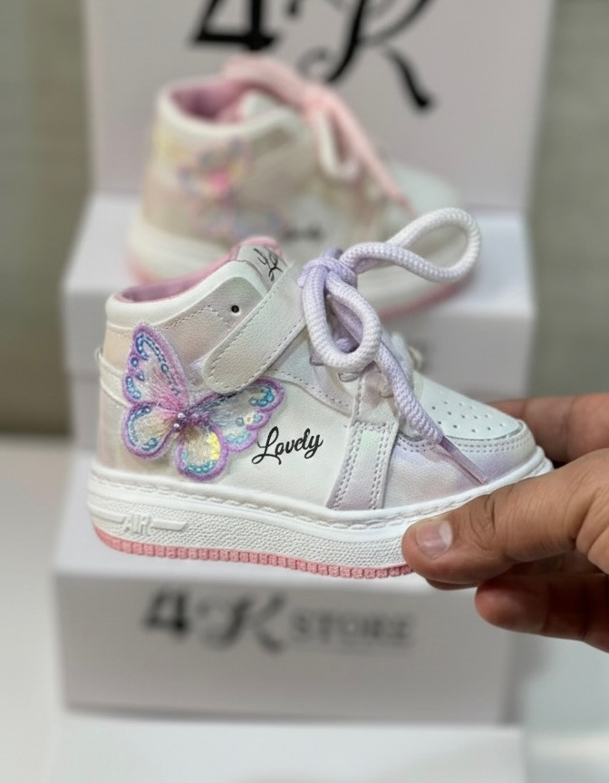 كل اللي قلب طفلك يتمناه في مكان واحد من سحر الفراشات لطلة الكاجوال الشيك، كولكشن الأحذية الجديد وصل بمقاسات من 22 لـ 36.خلي خطوتهم دايمًا سابقة بالموضة


**إذا كنت صاحب هذا الإعلان وتريد حذفه لأي سبب، رجاءا أرسل رسالة إلى الدعم الفني**