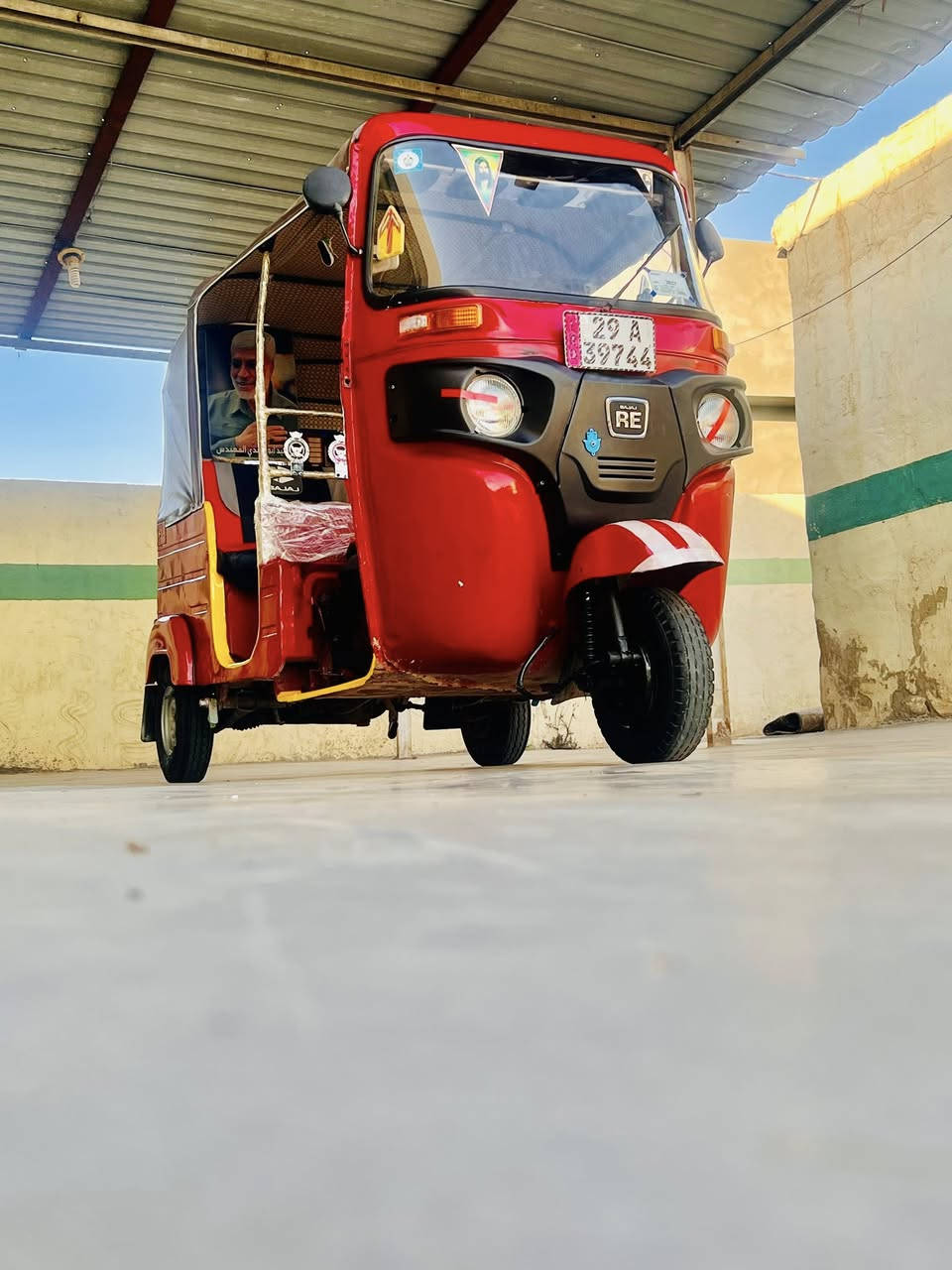 سلام عليكم للبيع موديل 2018شهر 11 للبيع رقم وسنويه بسمي رقم واسط مكاني واسط العزيزيه *********** :///:السعر 5400 وبيهه مجال 
التكتك خير من الله گبل للشارع مكينه تخبل تكتك مرتبه وكلشي مانقصهه
