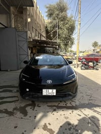 تيوتا بريوس 2024 سياره هايبرد مكينه 2000 سياره ماشيه ١٩٠٠٠ km  سياره ع...