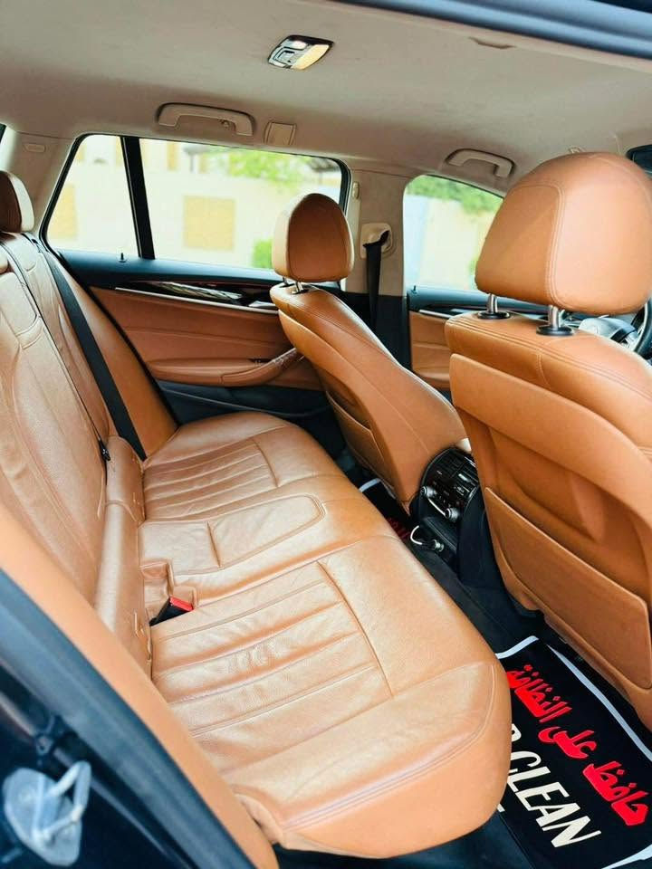 Bmw 520i موديل 2018 ( بانزين ) خليجي
بيع او مراوس
السعر 155 ورقة وبيها مجال 
مكينة اربعه سلندر 
السيارة بدون حادث
السيارة خليجية جانت مطار دبي الدولي
تحويل  

المواصفات 

بصمه تشغيل 
مثبت سرعه 
صندوك كهربائي + شفط 
ليد داخلي 12 لون بلاد 
كشنات اماميه  كهرباء 
شاشة حساسات اماميه + خلفيه 
مري كلاب .. مري شفط 
الكشنات كهرباء 
سايد بريك كهربائي بصمه 
 التبريد 3 قطع الخلفي منفصل
ملاحظة ..
تايرات جديدة ويل اصلي 18 
جاهزة بدون نقص سيارة مال جناي هواي صارف عليها
مراوس ب احدث او عالي او سيارة نسائية 
أنطي فرق

استفسار ( *********** )
