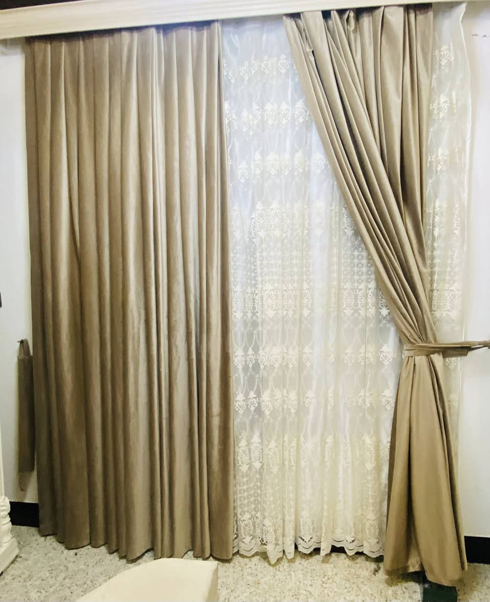 للبيع✅
بردة تفصال متكونة من : 
بطانة و تول والقماش الخارجي
نظيفة مابيها شي 
السعر : 100 وبيها مجال


**إذا كنت صاحب هذا الإعلان وتريد حذفه لأي سبب، رجاءا أرسل رسالة إلى الدعم الفني**