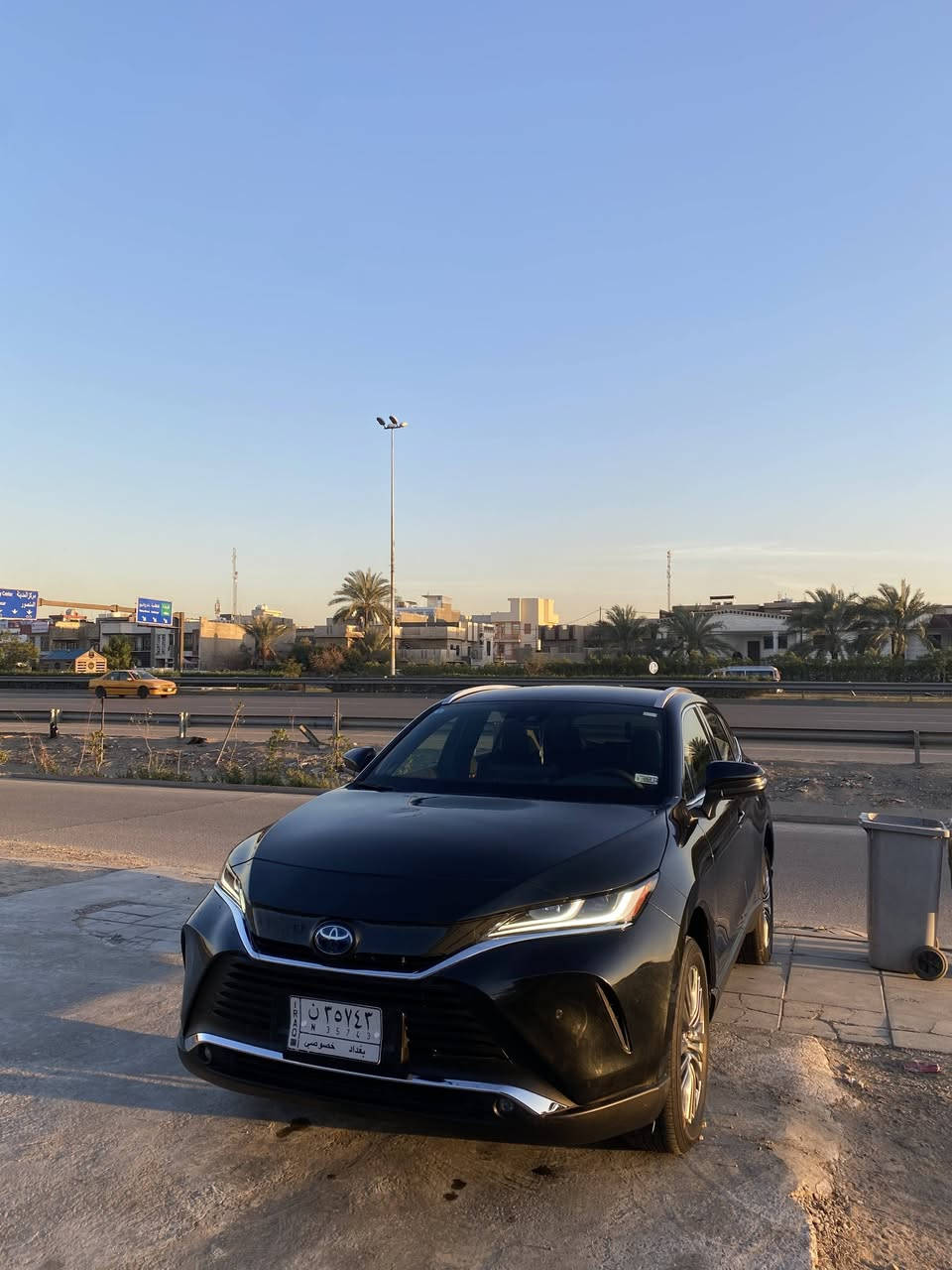 تويوتا فينزا ٢٠٢٢ هايبرد للبيع بسعر ٢١٥ وبيها مجال
السيارة محرك ٢.٥ هايبرد اربعة سلندر 
♦️وارد امريكي ضرر السيارة بنيد وجاملغ السكن تبديل وصبغ وجاملغ السائق فقط كلير نفسه الجاملغ الاصلي
الباقي كفالة 
السيارة ماشية ٤٤ الف ميل بحالة جدا ممتازة ومابيها اي نقص وكله محسن وكلش جديدة وترايها وين يعجبك 
تبريد ثلاجة معروف تبريد التويوتا 
مواصفات XLE معروفة 
كشنات جد وتدفئة كشنات
كشن كهرباء
جنطة كهرباء 
لايت ليد وحاجب نهاري وكشاف ليد
شاشة كبيرة ابل كار بلي
دفع رباعي 
اوتو لايت عالي
اوتو ماسحات 
السيارة اني مستوردها ومصلحها على ايدي وعندي صور التصليح وتفاصيل كاملة التعجبة يراسلني ويتدلل 
سستم صوت JBL 
تحكم التبريد والمسجل كله لمس 
شاشة عرض اعطال وسطية
مكان السيارة بغداد حي العدل السعر ٢١٥ وبيها مجال للشراي
رقم التواصل 
*********** زين العابدين
