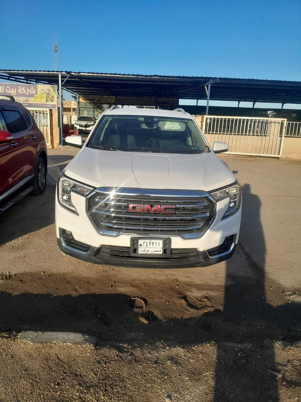 جمسي تيران موديل2023
مواصفات SLT فول 1/1 فقط بدون 
شاشه ايبات تدعم نضام اندرويد ◾ بصمه تشغيل بصمه ابواب تشغيل عن بعد◾ مقاعد كهرباء و و جلد و تدفئه 
◾ اتو ستوپ  و نضام پاركنك◾ تحكم ستيرن جهتين 
◾ صندوق شفط كهرباء ◾تبريد قطعتين ◾ داته شو 
◾ ليد نهاري و لايت 3 عدسات◾ كوشن خزن 
◾داخل فورميكا◾ 4 كامرات ◾ حساس امام و خلفي 
◾ رادارات امام و خلفي و جوانب ◾ توقف ذاتي و قياده ذاتيه◾ ستيرن تدفئه ◾ نضام منحدرات◾مودات قيادته ◾السياره ماشيه 19الف 
 حادث سيارة فقط جاملغ واحد امامي صبغ 
بدون رباك  وتساب ***********
