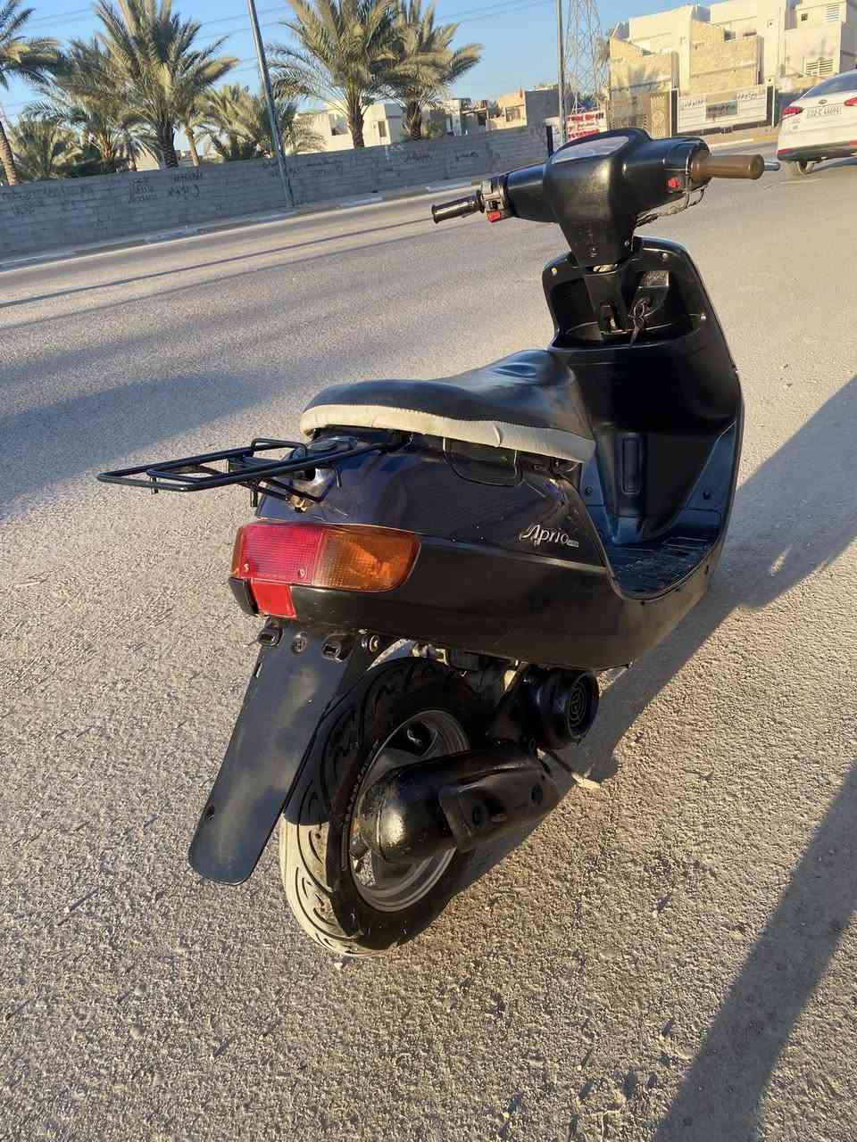 يا اللّٰه بطة للبيع موديل99 شرط الشلعة والمعدل كهربائيات كاملة تشتغل نقره سلف هندر واحد تشتغل كفرات بلادية مكينة بلادية لا صوت اكسل ولا صوت روله مال السرعة السعر 275وبيها مجال بسيط حك الجية مكاني كربلاء الحولي الجديد مال ابو مهدي المهندس ملاحظة دراجه كفالة عامه وأحلى من الصور التواصل رقم :***********
