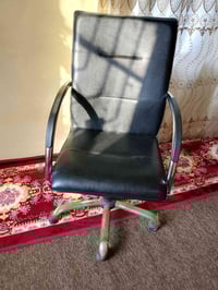 ميز للبيع جديد مستخدم شي قليل 35 اتصل07703333977