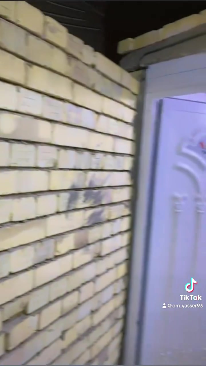 بيت للبيع شارع الكهرباء الزراعي خلف ملعب علي حيال الاستفسار ***********
