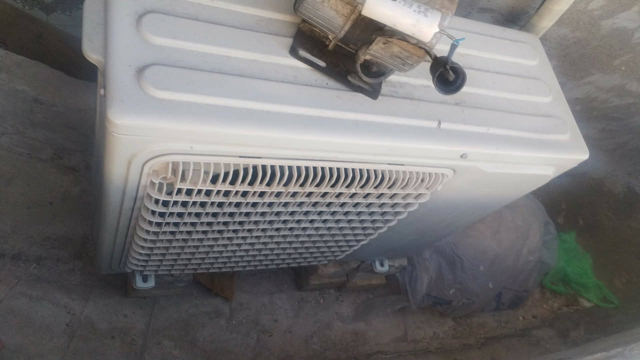 سبلت واحد طن للبيع جنرال جديد قرص شركه للبيع مكاني دوانم شرطه الخامسه  سعر ٢٠٠ الف ***********
