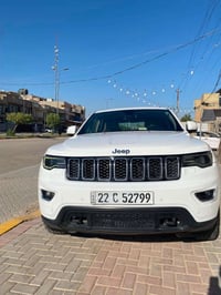 جيب موديل ٢٠١٨ خليجي السياره نظيفه وحلوه مكينه ٣٦٠٠ السياره شاشه كبيره...