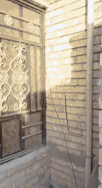 يوجد دار البيع في الشعب الغرير قرب الجامع المحروك خلف السدة المساحة 100متر طابق واحد كامل خدمات ***********
