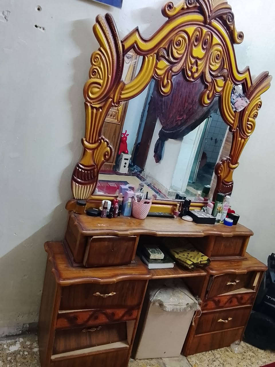 سلام عليكم عندي ميز مرايه وزاويه وجربايه فقط تعبانات  عليه الحسين الشراي يتفضل خاص وبل خدمه


**إذا كنت صاحب هذا الإعلان وتريد حذفه لأي سبب، رجاءا أرسل رسالة إلى الدعم الفني**