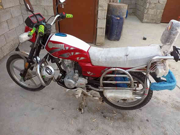 دراجة فيوم للبيع موديل 19
اوراق أصولية مكينه ما مفتوحه
السعر 850 وبيها مجال بسيط 
المكان ناحية شيخ سعد 
***********
