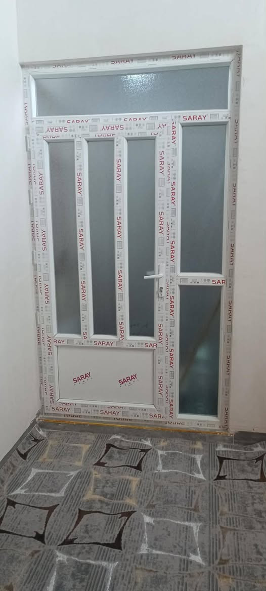 سلام عليكم 
دار للبيع مساحه 125م مربع بعد ما مسكون 
نوع العقار (رقم) 
-استقبال 
- مطبخ حار وبارد 
-هول
-غرفتين نوم 
الموقع حي النصر قرب قرب المركز الصحي 
السعر 75 مليون 
***********
