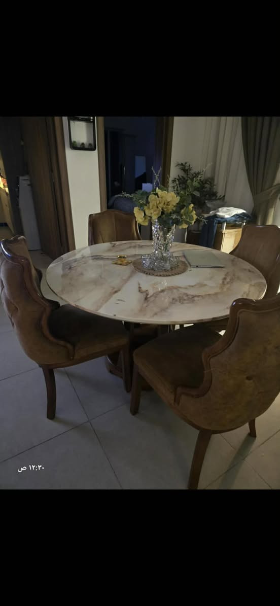 السلام عليكم ميز طعام زان للبيع مكانه اليرموك متواجده واتساب ***********
