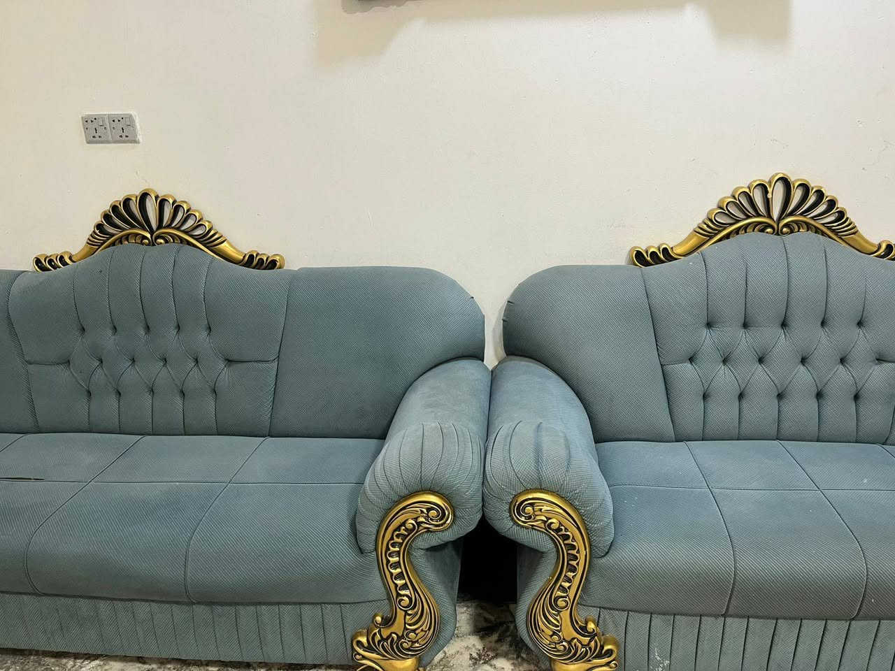 السلام عليكم 
عندي تخم للبيع مستعمل (نظيف) في منطقه القاهره جامع النداء 
تخم ساده 450
وتخم مشجر 350
وبيهن مجال 
للاستفسار الاتصال على الرقم ***********
