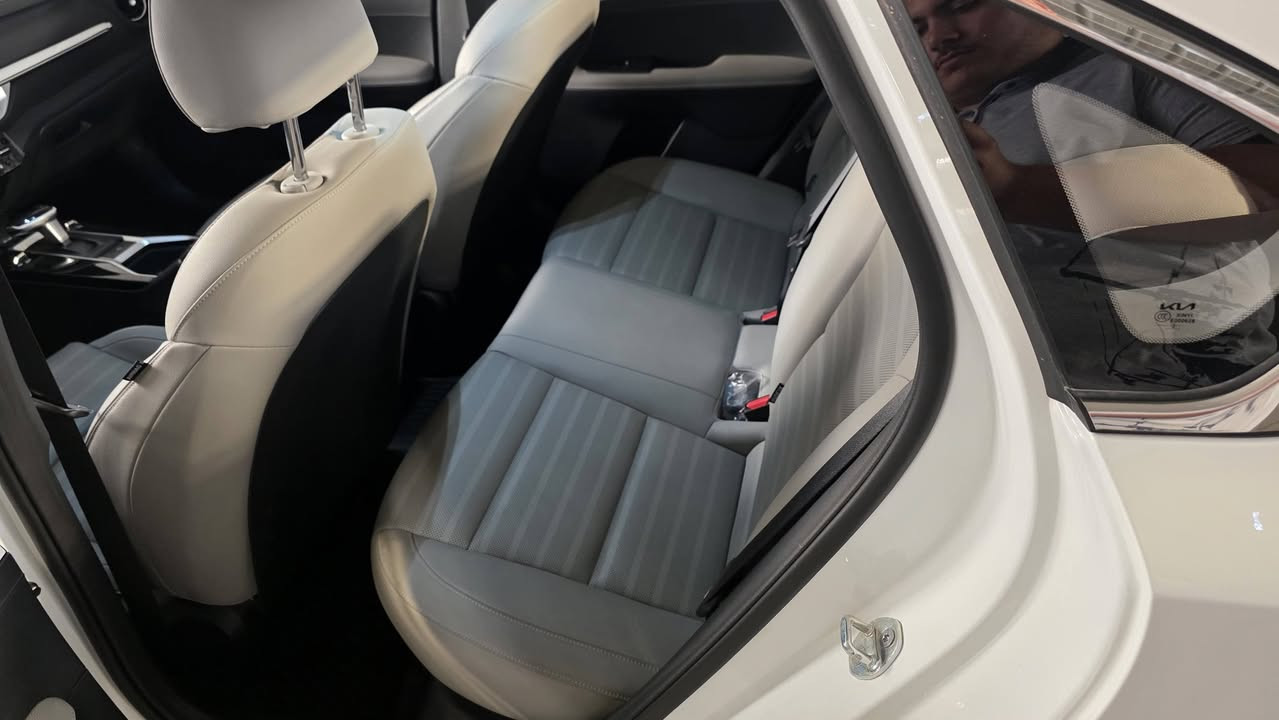الســلام عليــكم 
K3  VIP 2024 اعلى فئه ام الرادار 
رقم بغداد جديد
السعر 155 وبي مجال الشراي يتصل 
ملاحظه(هاي مو العاديه هاي اعلى فئه يعني مو تجي تكتب تغني هيه هاي اسعاره ورقم بغداد)
فول مواصفات ⬇️⬇️
 
محـرك DOH دبل نـوزل 1500
 إشـارة ترحـيب 
بصمة تشغيـل وابـواب 
إشـارة مـري جانبيـة
  رفع الجامه بعد ايقاف تشغيل السياره بالريموت
 الـمري شـفط
 كاميـرا متحركـة مع تحـكم بالكاميـرا
شـاشة كـبيرة 
 شـاشـة تبريد 
تبريد خلفي منفصل 
عـداد سرعـة ديـجـتل 
 ايـربـاك 6 
مقـاعد جـلد كرسي السايق كهرباء 
 فتـحة سقف سلايـت
تحـكم ستيرن فـول جـهتين  
رادار امامي
مانع اصطدام
تحديد مسار 
 سـايد بـريك كـهـربائي ذكـي‎
 نظـام  اوتـو هولـد
  مـانع انـزلاق 
 نظـام قيـادة مـتعدد 4
 (سبـورت ـ ايكو ـ كـومفرت ـ سمـارت)
 ويـل كب كروم 16 
مـنافذ شـحن Wireless 1
عـداد الـكيلـو مـتر5258
مكاني بغداد
الاستفسار
***********
