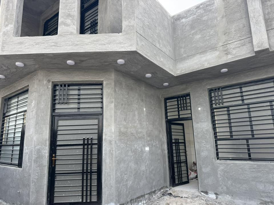 بيت طابقين حديث للإيجار غير مسكون سابقا  
٣ غرف نوم 

صالة 

هول

مطبخ  

مجمع صحيات

 قرب مركز صحي البوحمير 

منطقة تتوفر فيها كافة الخدمات 

كهرباء وماء وتبليط  

السعر ٤٥٠ الف 

***********
