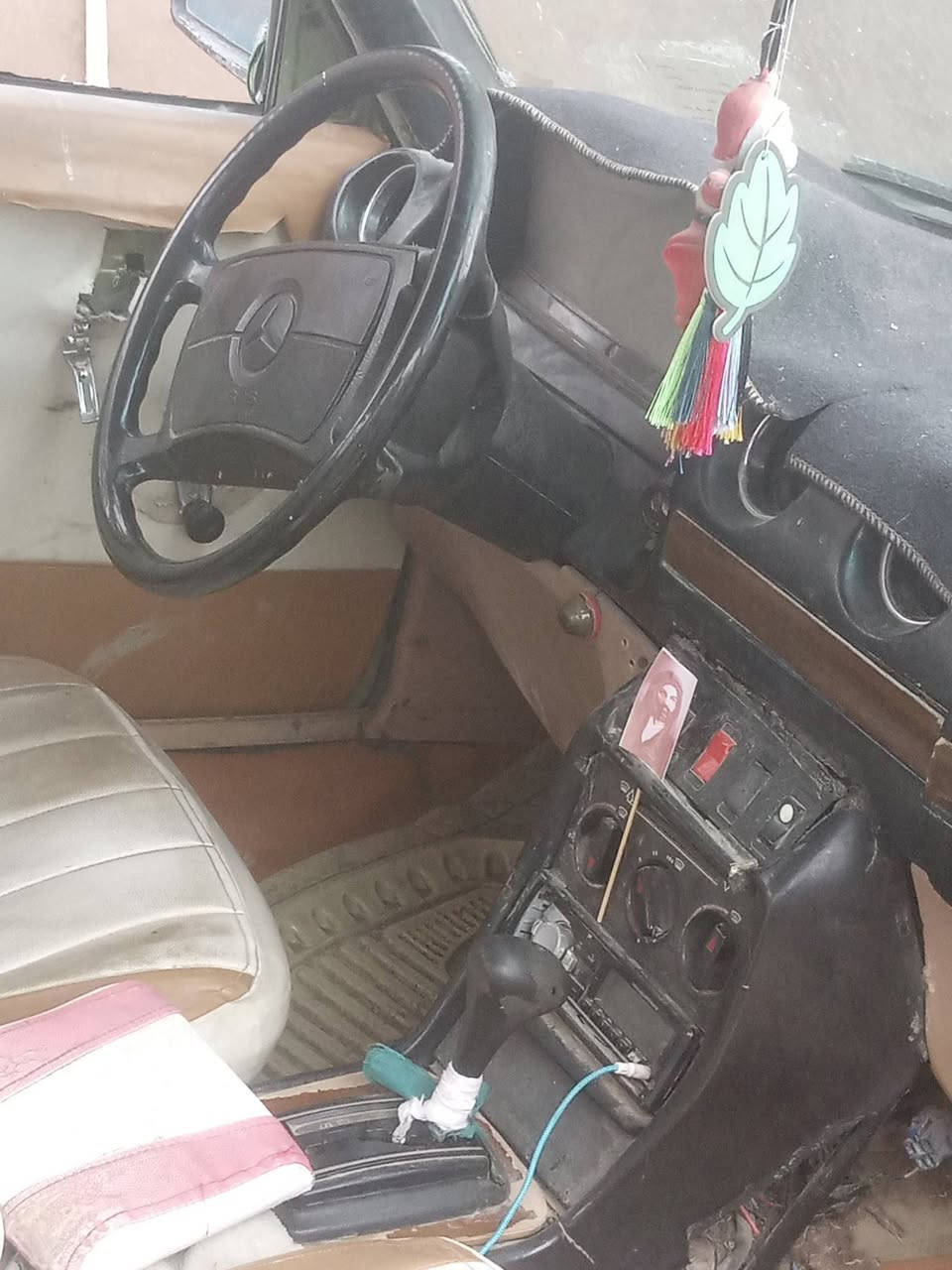 لبيع
مارسدس ابوا جحيل لبيع سنويه لناهيه ٢٧
مديل ٨٤
مكينه كير حداديه خير من الله تخم تاير جديد
رقم انكليزي نمرته ميسان 
مداور ثاني يوم 
لاستفسار ***********
السعر 24وبيه مجال حك جيه
