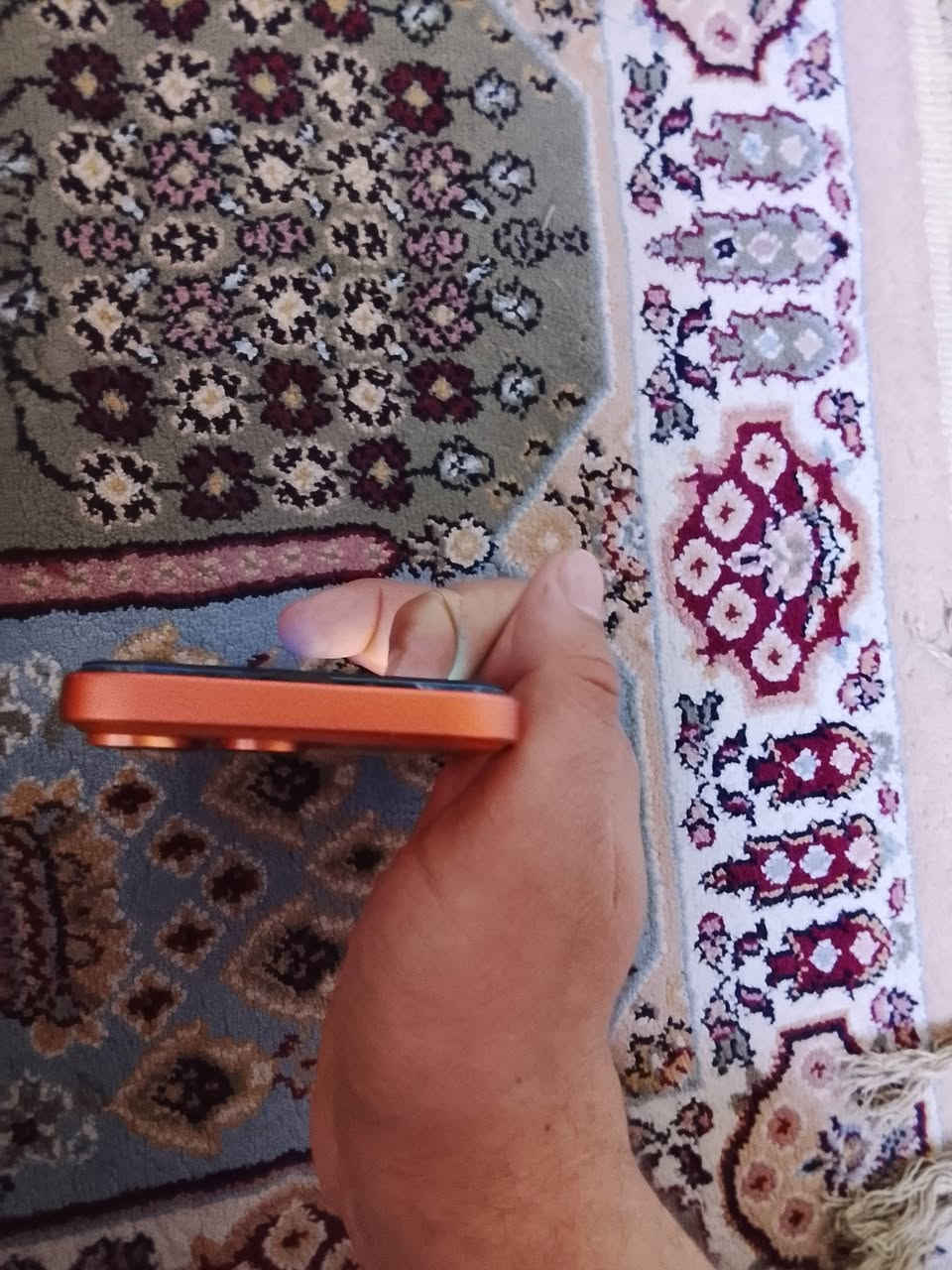 سلام عليكم
ايفون XR  محور 17 PRO
ذاكره 128
بطاريه 100 السعر 280
لاستفسار *********** مكاني بغداد حي العامل
