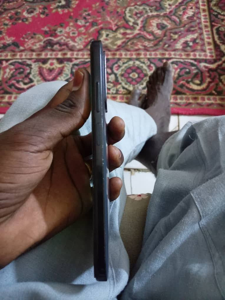 ريدمي نوت 11 4G
ذاكره 128 العشوائيه 6 جهاز نضيف لسعر 100 ***********
