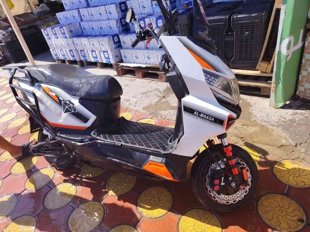 سلام عليكم للبيع مطور شحن نضيف ست بطاريات
 مكان عامريه الفلوجه
 سعر  600.
بيه مجال ‏‪***********
