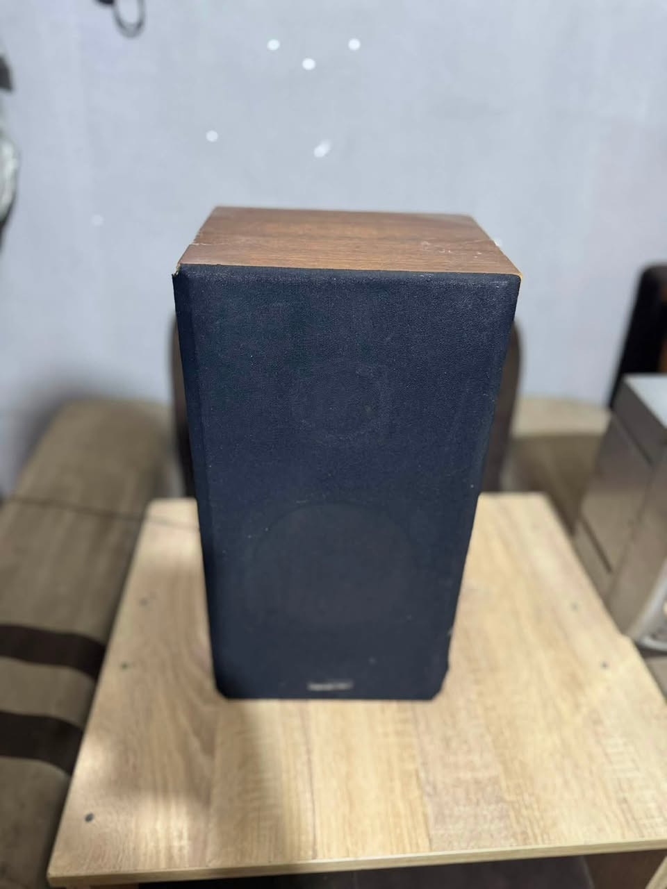 مضخم صوت من شركه Aiwa اليابانية جهاز اصلي وكامل مكمل ويائتي معاه سماعتين سعر 75 وبيه مجال الاستفسار  ***********
