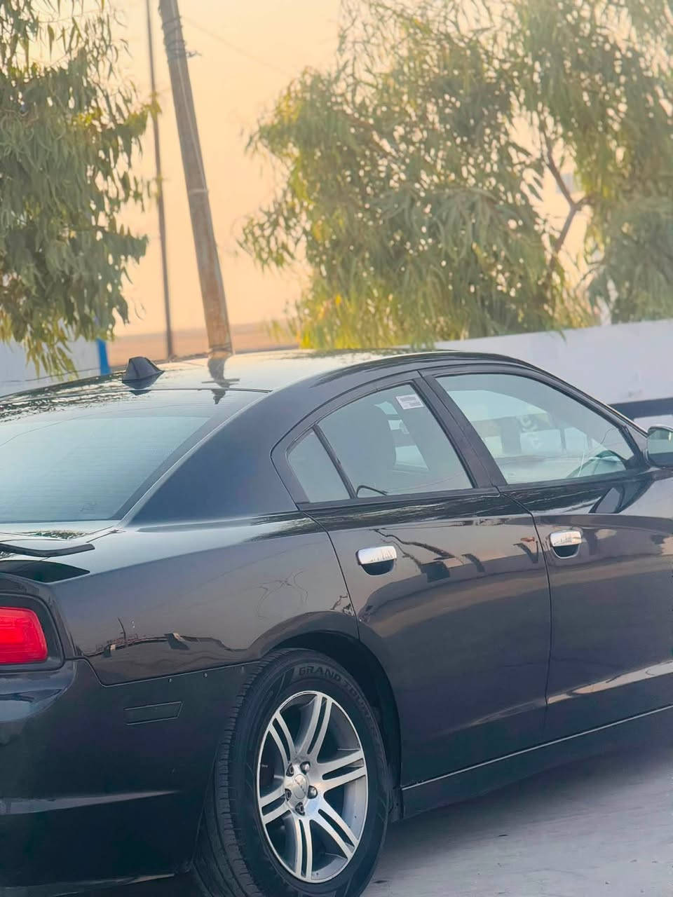 بيع مستعجل بسعر مناسب 
جارجر ٢٠١٢  فول مواصفات شفتات شاشة جبيرة كير طيارة 
الضرر جاملغين وبوند 
مكان القيارة
***********
@إشارة
