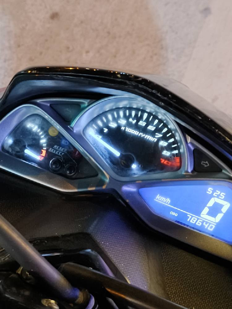السلام عليكم
ياماها ماجسـتـا أس الحديث موديل 2017 🇯🇵ياباني 🇯🇵قبق نفخ طلاعات
للـــبـيــع كفالة عامة مكينة +كفرات 
الدراجة كاملة على اخر برغي مابيه نقص اوراق موجوده منفيس ومكاتبه كلش جديده الدراجه
 ✨ مواصفات ✨
راديتر
لايت عالي ناص 
اشاير يمنة يسرة
صندوك جك 
طلاعات
ستاند جانبي كهرباء 
مكينة 155سي سي 
بريك امامي خلفي دسك
موقع 📍بغداد بالغزاليه
السعر :975 وبي مجال كلش بسيط
للاستفسار 👇🏻
*********** بغداد, العراق
