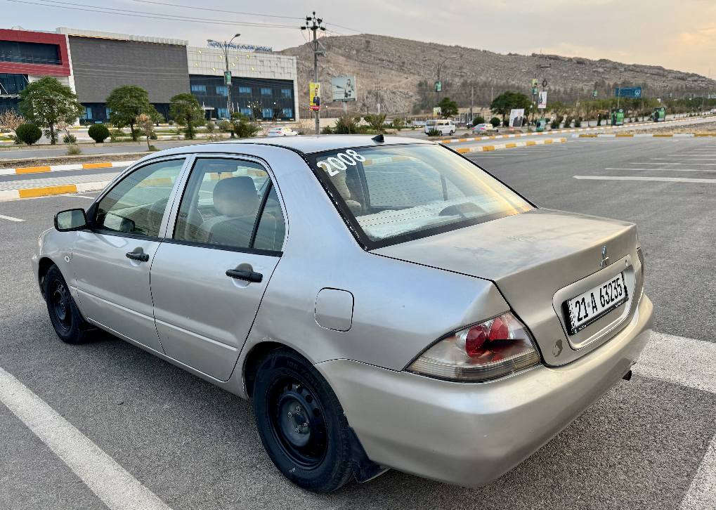 لانسەر مۆدیل ٢٠٠٨ {***********}

١- مەکینە بچوک (١.٣)
٢- گێڕ ئۆتۆماتیک
٣- چوار جام کارەبایی
٤- ئاوێنە کارەبایی

٥- هەززە و سەنەوی تا ٢٠٣٠ تازەیە و بەناوی خۆمەوەیە.
٦- پێشەوە دەعمێکی کردووە و بەدەنەی گۆڕاوە، شانسی نەگرتووە.
٧- پاتری تازەیە.
٨- توندوتۆڵی و تەقە و ڕەقە و غرامە و بەناو کردن و بڕاوە بە شەرت.

٩- سەقفی خاوێنە و بێ کێشەیە.
١٠- زۆر پاکوخاوێنە و ماڵی دۆستە.
١١- حیزام نیە بە حیزام دەیفرۆشم بێ
١٢- ڕۆن و ڕادێتەری تازە گۆڕاوە و هیچ مەسروفێکی تێدا نیە.

١٣- تەبرید سارد و گەرم بە شەرت. رانية, السليمانية
