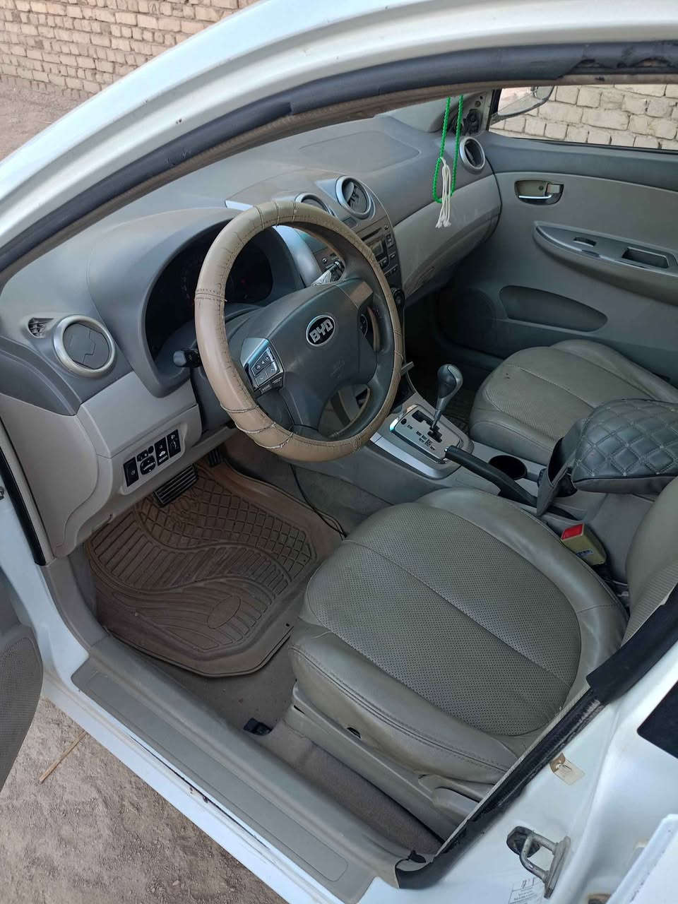 سيارة BYD G3 بصمه_موديل 2013رقم كربلاء مشروع وطني بأسمي 
✅
✅كير اوتماتيك

✅ السيارة مكفوله كفاله عامه من الضربه والصبغ 

✅ مكان السيارة محافظة الديوانية قضاء عفك

 
***********

✅ ديوانية, القادسية
