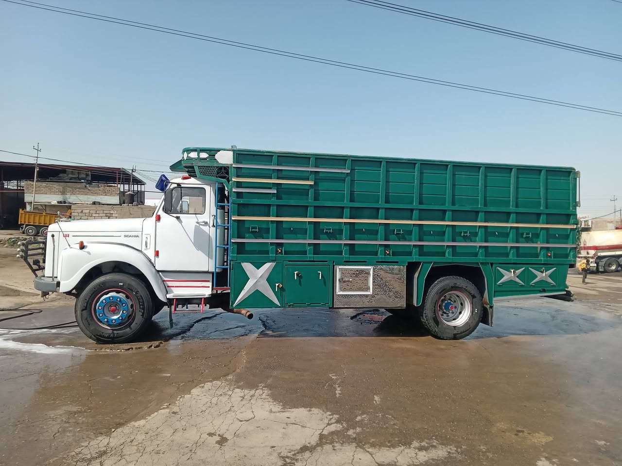 سكاني ١١١ موديل ١٩٧٩
محرك سوبر الكسن وربي 
تايرات جديد رقم نينوى 
***********
***********
