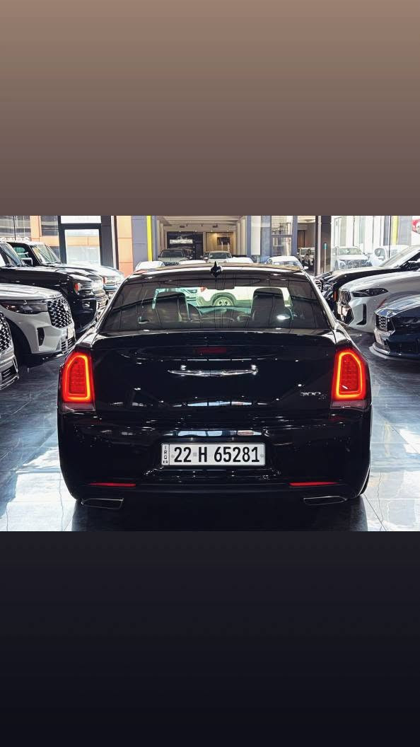 اوباما كرايسلر  (C300) 
الموديل 2019 
الفئه S 
اللون اسود 
حجم المحرك 3600
السياره فقط جملوخ مال نفر(وارد امريكي )
تشغيل عن بعد 
كشنات جلد اسود مع تحكم كهرباء
حساس خلفي
شاشه كبيره مع نظام ال GPS
تبريد قطعتين + بصمة أبواب
دماام خلفي 
(السيارة اجدد من الصور )
مكان السيارة دهوك
*********** أو 
*********** دهوك, العراق
