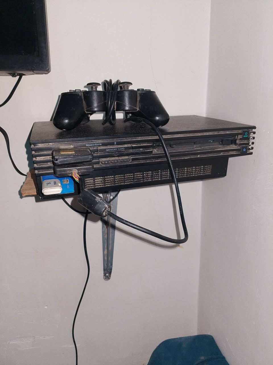 سلام عليكم بلي 2 للبيع كلش نضيف 
غراضه وياه كامله يعني من اكلك نضيف نضيف 
(سعر 25 وبي مجال لطيبين) 
مكاني كربلاء امل تاخلي قرب سيد محمد 
رقم وتساب (***********)
