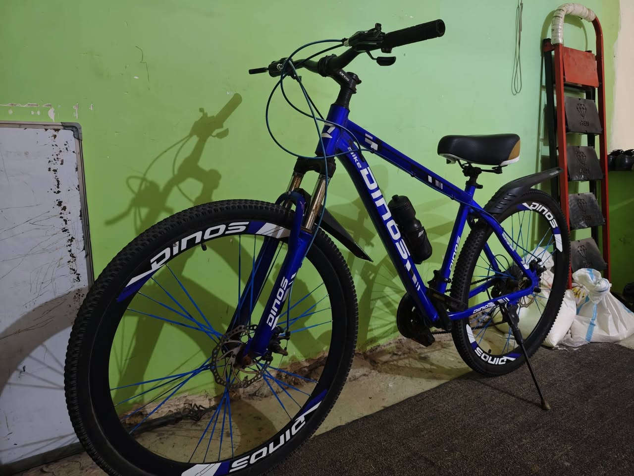 بايك جبلي ماركة داينوس حجم 29  المنيوم يتحمل وزن ثقيل دبلات امامي تحكم قفل وفتح كير امامي 3,سرعات كير خلفي 7 سرعات بريك دسك مقعد طبي 
السعر 150 قفل قفل للعلم ماخذه ب250
العنوان بغداد / حي الإعلام قرب تقاطع درويش 
للاستفسار / *********** واتساب
