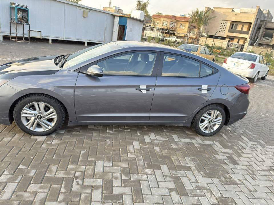 السلام عليكم 2019 النترا وارد كندي    حادث البنيد فقط ايرباك استيرن       ماشية 61 الف كم سعر 129$                 رقم ***********
