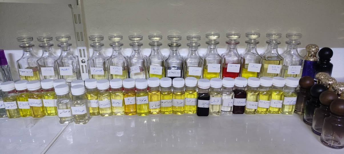 يتوفر لدينا انواع العطور المركزة  الفرنسية والانگليزية والسويسرية باسعار الموصل والعطور الجاهزة وانواع المعطرات  
الأسعار تبدأ من 1000 دينار 
العنوان قرية العباس مجاور جامع العباس الكبير 
Saif Saad Alzubaidy 
 نمور سعد


**إذا كنت صاحب هذا الإعلان وتريد حذفه لأي سبب، رجاءا أرسل رسالة إلى الدعم الفني**