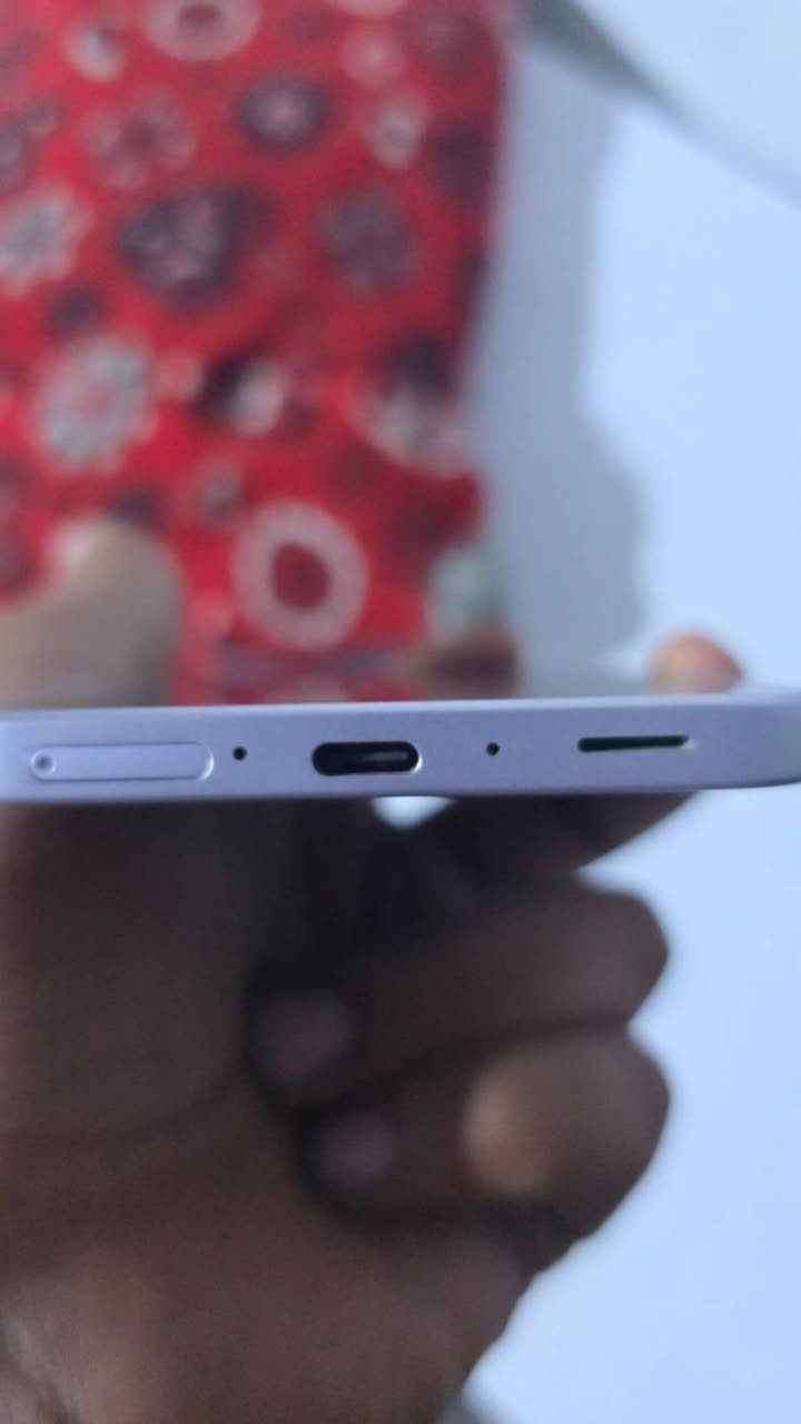 السلام عليكم شباب كلكسي A36 5G الذاكره 128 كامل ملحقات السعر 300 الف الجهاز جديد كلش صارله. اقل شهر مكاني بغداد المشتل رقم الهاتف ***********
