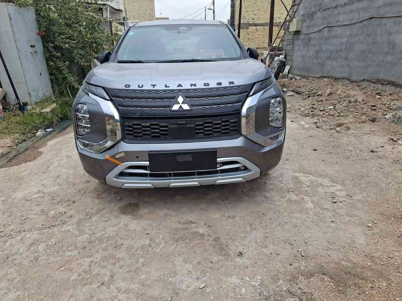 السلام عليكم
اوت لندر 2024 فول مواصفات 
ماشيه 28 رقم بغداد تحويل ثاني يوم
حادثها جاملغ ودعاميه موضح بالصور ايرباك طاك ستيرن ودشبول مصلح
السعر 220 وبيها مجال
للاستفسار ***********
