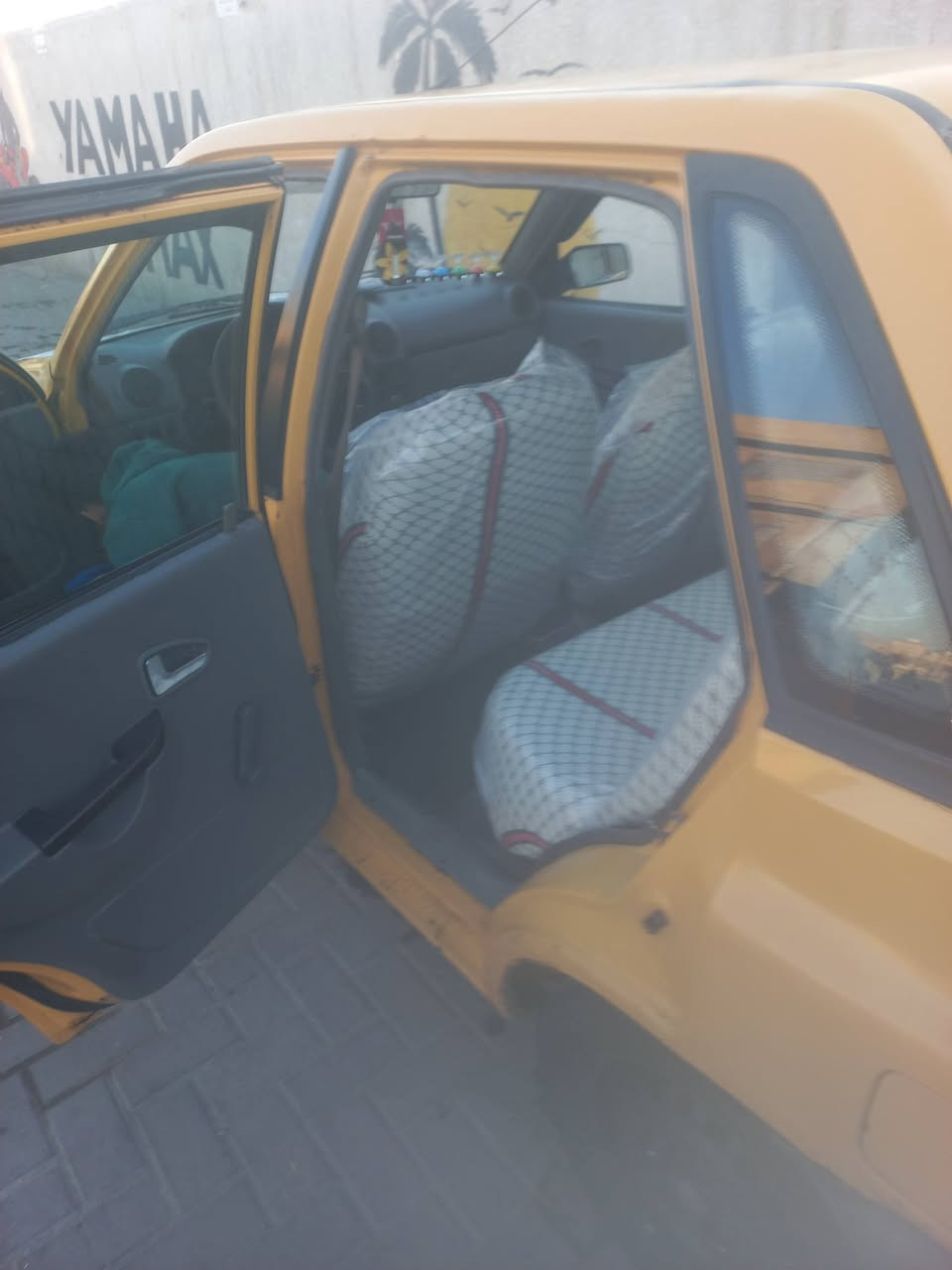 السلام عليكم سياره سايبه موديل ٢٠٠١١السياره كلش نظيفه كيرمكينه تخم تاير صدر كهربائيات تبريديرادله بس غاز السعر ٢٥بالعافيه عالياخذه مكان السياره بغدادمدينة الحريه رقم الهاتف ***********السياره ٢٥ورقه قفل السياره كلش نظيفه
