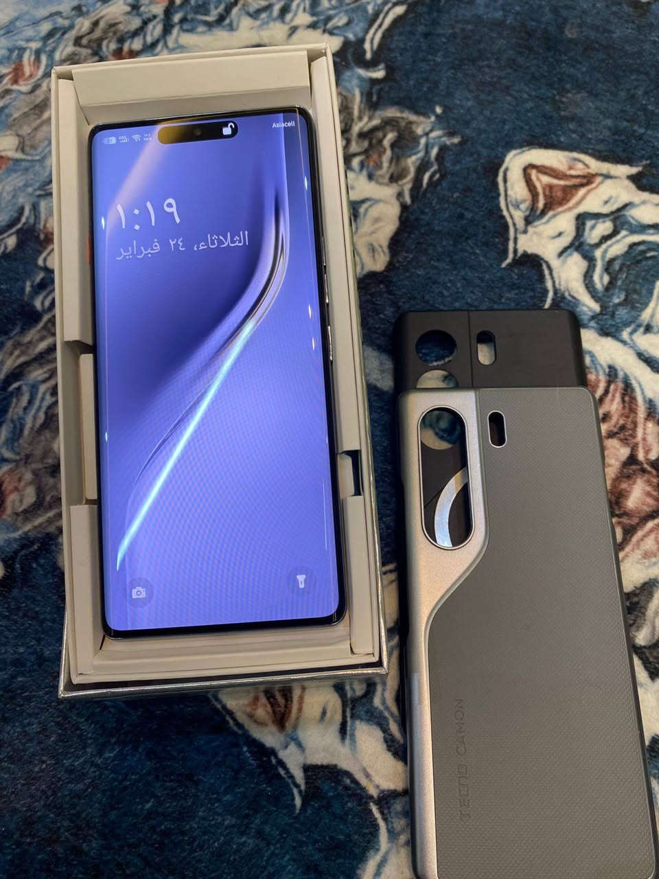 سلام عليكم ورحمه الله بركاتو Tecno Camon 40 Pro 5G ذاكره 256 رام 24 كامره 144 هرتز ببجي 90 فريم نضافه الجهاز 99 ضجهاز نضيف ستخدام مال بيت كامل ملحقات وياه كارتونه وشاحنه مع كفرات ثنين سعر الجهاز 300 مكاني بغداد مدينه الصدر *********** بي واتساب هم
