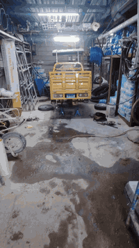 السلام عليكم مصلح موقعي
لجميع انواع دراجات والستوتات شحن 
اجيك لباب بيتك
 جميع الادوات متوفره
وعليه  خدمت توصيل متوفره جميع المحافضات
ومتوفر عندي جميع انواع البطاريات جديد  و مستخدم
*********** واتساب
