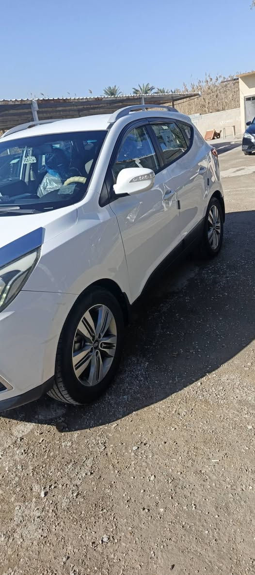 السلام عليكم البيع توسان  2015
خليجي مكفوله بيها شويه بارد وبيها بل هلال الخلفي 
شويه صبغ سونار بل منشور سعر 150وبيها مجال 
ديالى جديده الشط تفاصيل ***********
