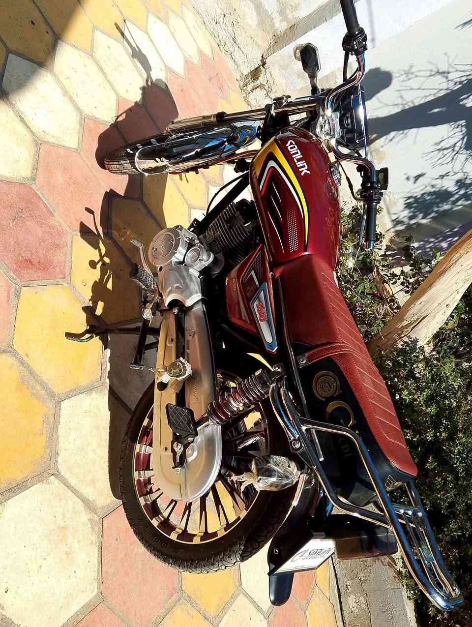 سلام عليكم دراجه للبيع دراجه جديده مكفوله كفاله عامه موديل 24 طالع بشهر 11 بيه تشغيل عن بعد 
عداد الكتروني كلشي بيه شغال..
سعره 750 مكاني طويريج منطقه الطبر للتواصل *********** وتساب أو خاص
