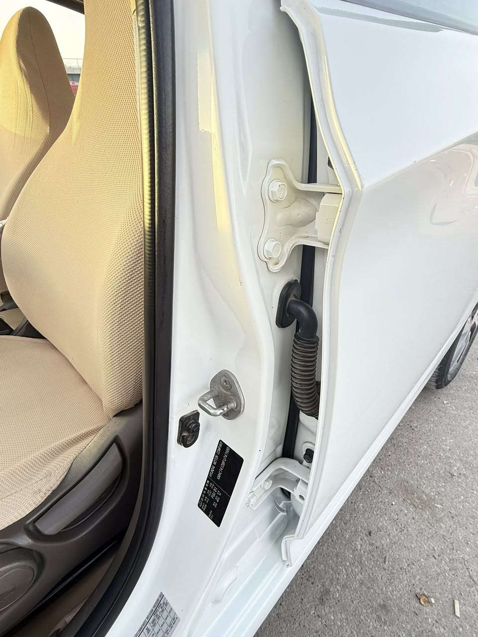 السلام عليكم
اكسنت 2015 خليجي رقم ذي قار انكليزي  بأسمي سنويه ل 2028 هزه جديده السياره مكفوله ضربه وصبغ وتبديل والفحص بالمنشور  محرك 1600 ما مفتوح حداديه جديده تبريد ثلج فول مواصفات فتحه سقف تحكم ستيرن تجوة كشن  شاشه تاب اشاره بالمري ويلكب 15 كروم سبير ويلكب منضومة زنون كهربائيات كلها شغاله بدون اي نقص السياره كلها جاهزه وعليها ادامه كامله 
ماشيه 84 الف مكان السياره الناصريه مركز شارع ابراهيم الخليل 
السعر / 108 وبيها مجال بسيط 
للاستفسار / ***********
