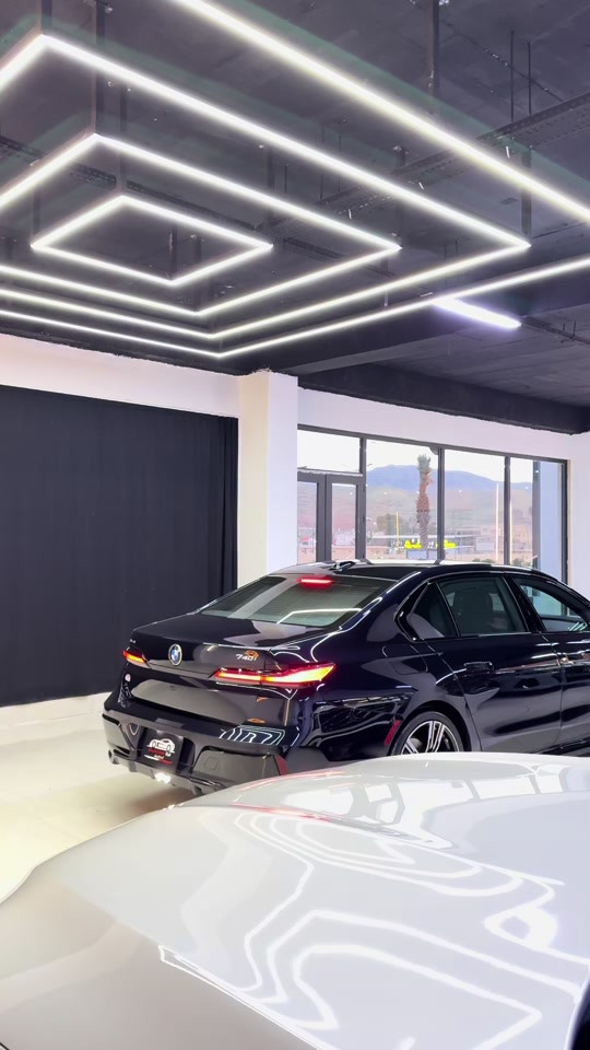 #bmw #2025 clean title 12,000mil  Blue & brown AR Xdrive front rolls roys New mashlla


**إذا كنت صاحب هذا الإعلان وتريد حذفه لأي سبب، رجاءا أرسل رسالة إلى الدعم الفني**
