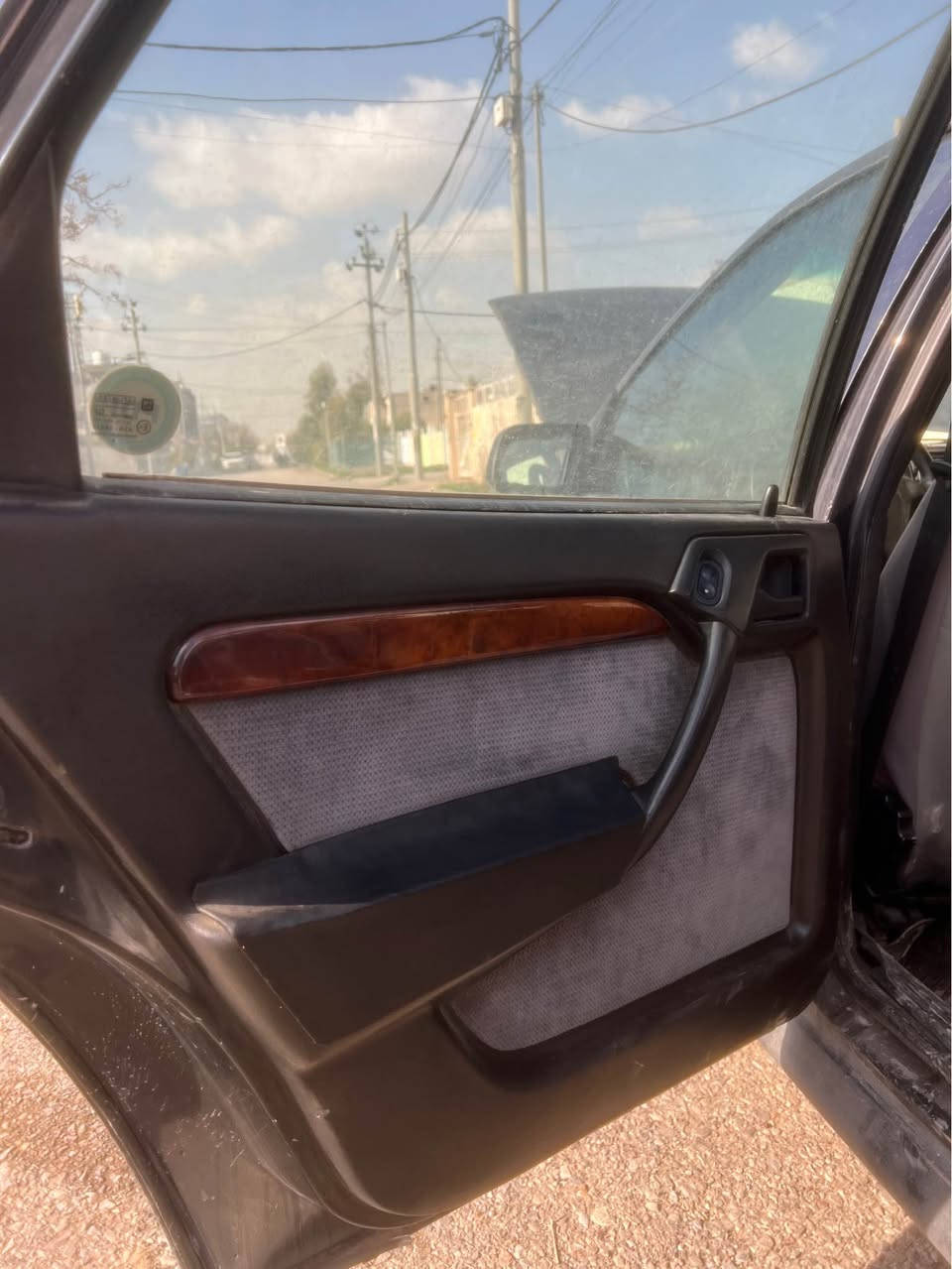 ڤيكترا١٩٩٥ مه كينه ٢٠تؤماتيك. ٤ جام كاره باي. ABS و پاوه رو ئرباگ بلوتوز سلايت كاره باي. هـه موو شتئكي ئيشده كاو مه زبوته.  له سه ر ساغه ي حام كراوه ته وه  گئرو مه كينه و كاره باي به شه رت ٢ وه ره قه غه رامه ي له سه ره  موشته ري په يوه ندي بكه جوابي نامه ناده مه وه به نزبه ت سعري ٤٢ مه جالئكي كه م  *********** vibr whastapp أربيل, العراق
