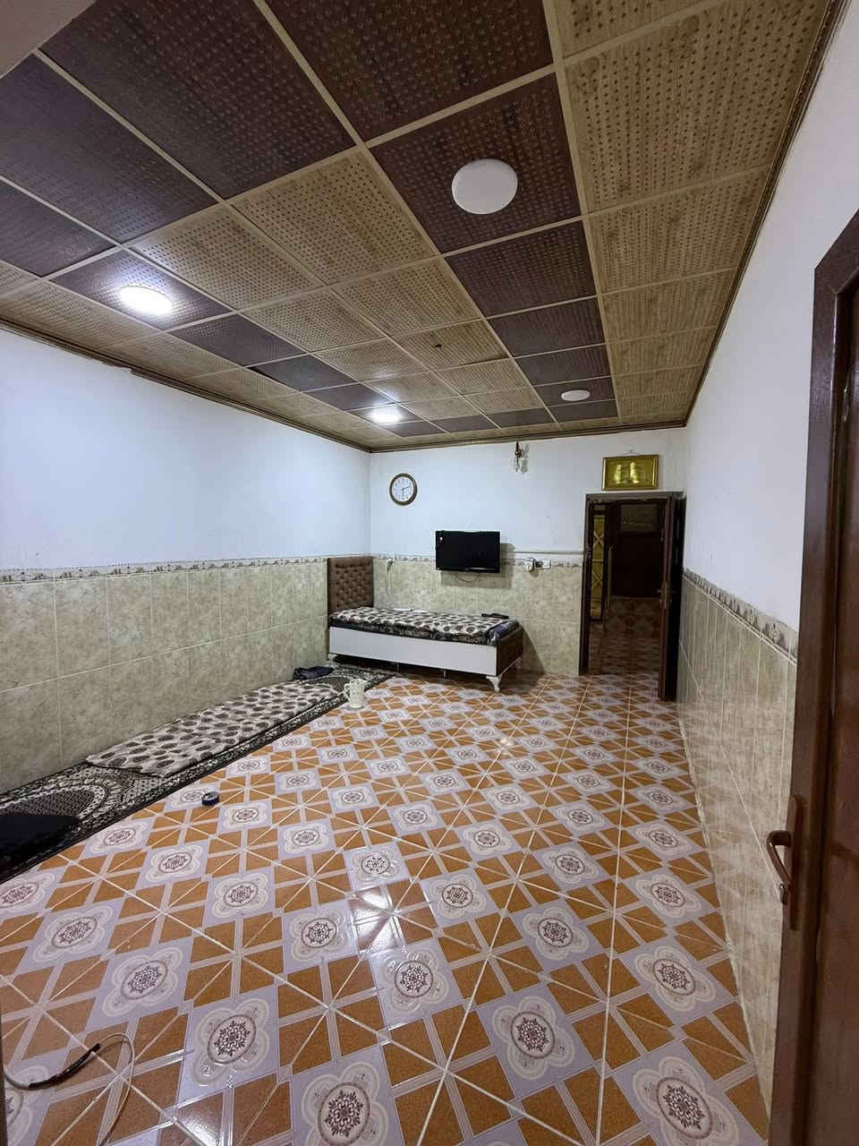 اعلان رقم (1752)📢📢📢
————————
دار للبيع  ٣٧٥ متر طابو صرف 
الموقع القادسية أولى
قرب نادي سولاف 
الموقع المميز جدا
استفسار 
***********
***********
