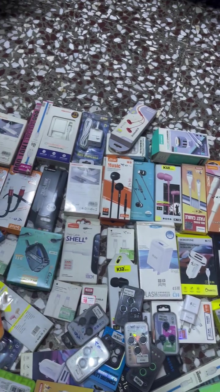 للبيع اكسسوارات بسعر جمله مكان حله مركز تتواصل عبره رقم ***********
