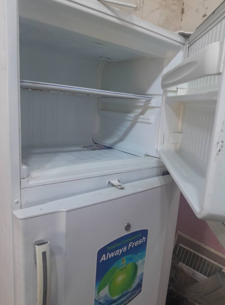 ثلاجه كونكورد حجم كبير ٢٠ قدم فول تجميد وعل الفحص سعرها ٢٠٠ قفل المكان النجف الرقم *********** النجف, العراق
